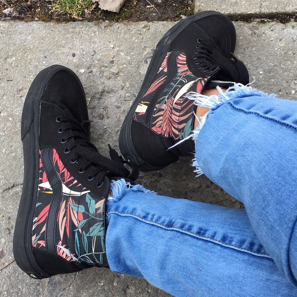 VANS HIGH TOP SNEAKERS